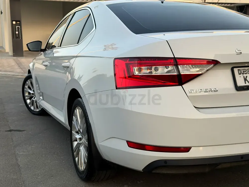 SUPERB 1.4 TSI AMBITION | GCC | UNDER WARRANTY - Image 5