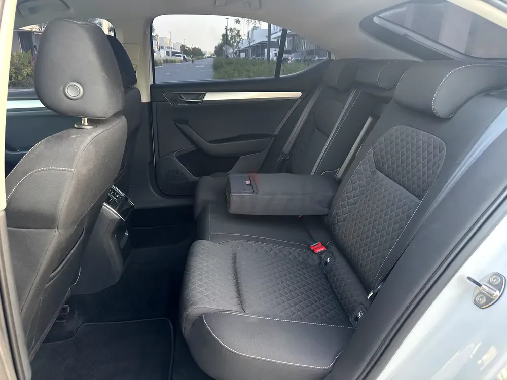 SUPERB 1.4 TSI AMBITION | GCC | UNDER WARRANTY - Image 9