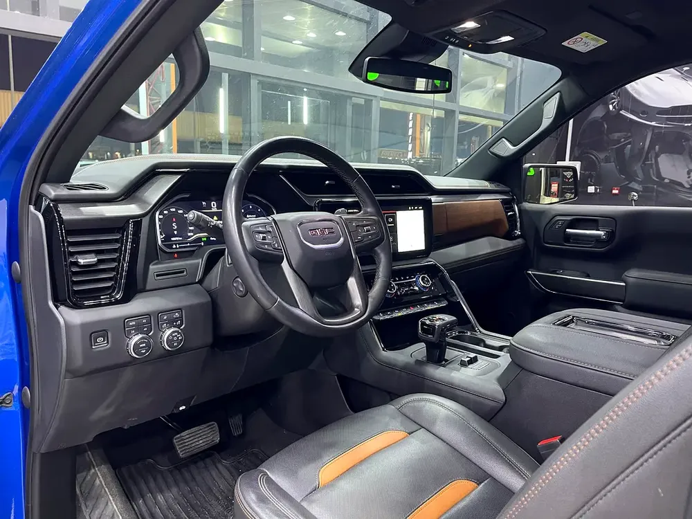 GMC Sierra 1500 AT4 2022 - GCC Specs - UNDER WARRANTY AND SERVICE FROM AGENCY - Image 11