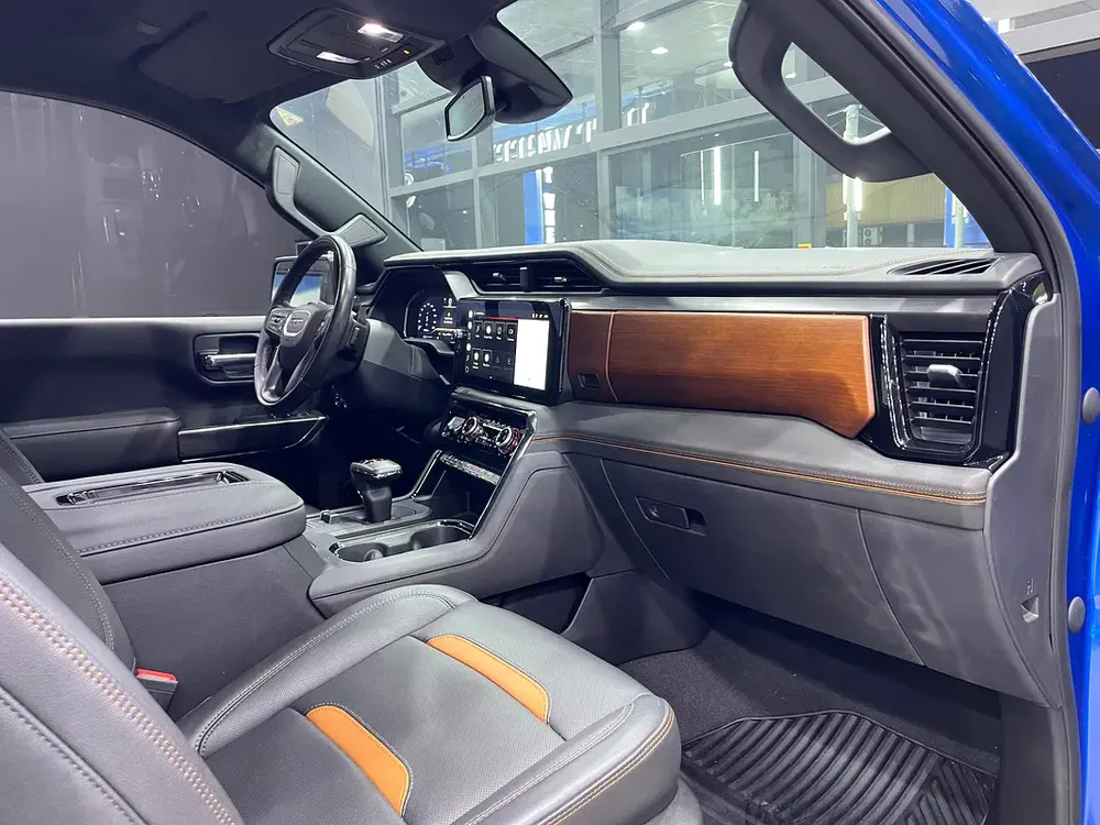 GMC Sierra 1500 AT4 2022 - GCC Specs - UNDER WARRANTY AND SERVICE FROM AGENCY - Image 14
