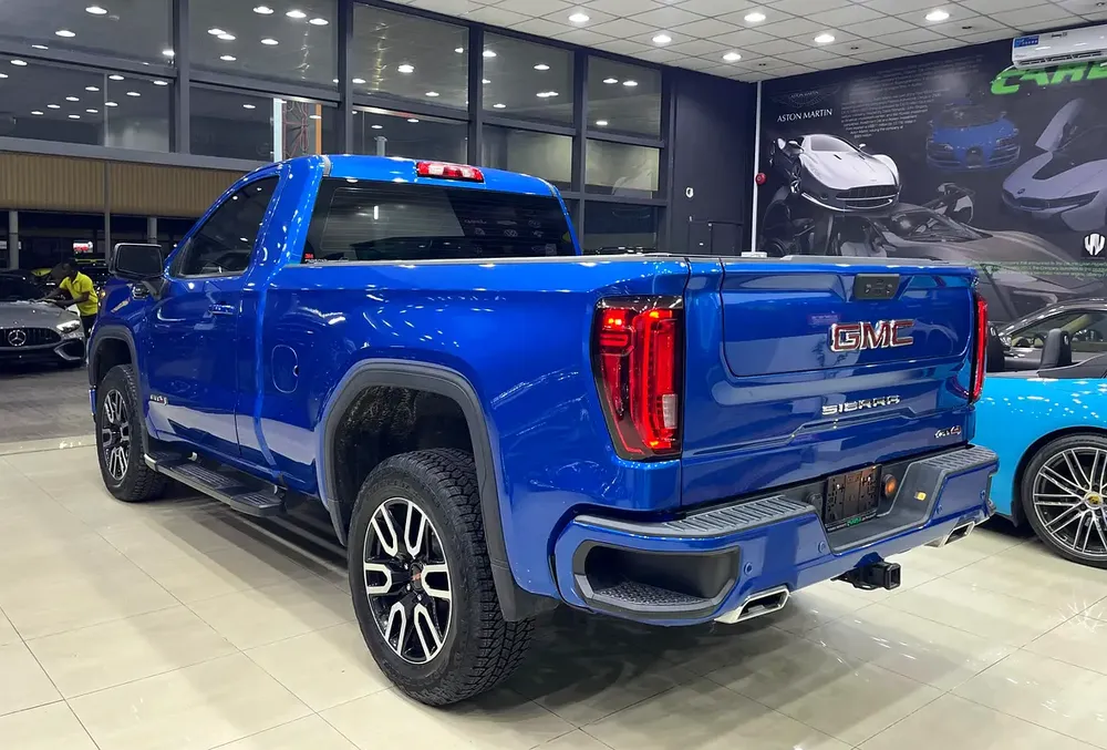 GMC Sierra 1500 AT4 2022 - GCC Specs - UNDER WARRANTY AND SERVICE FROM AGENCY - Image 7