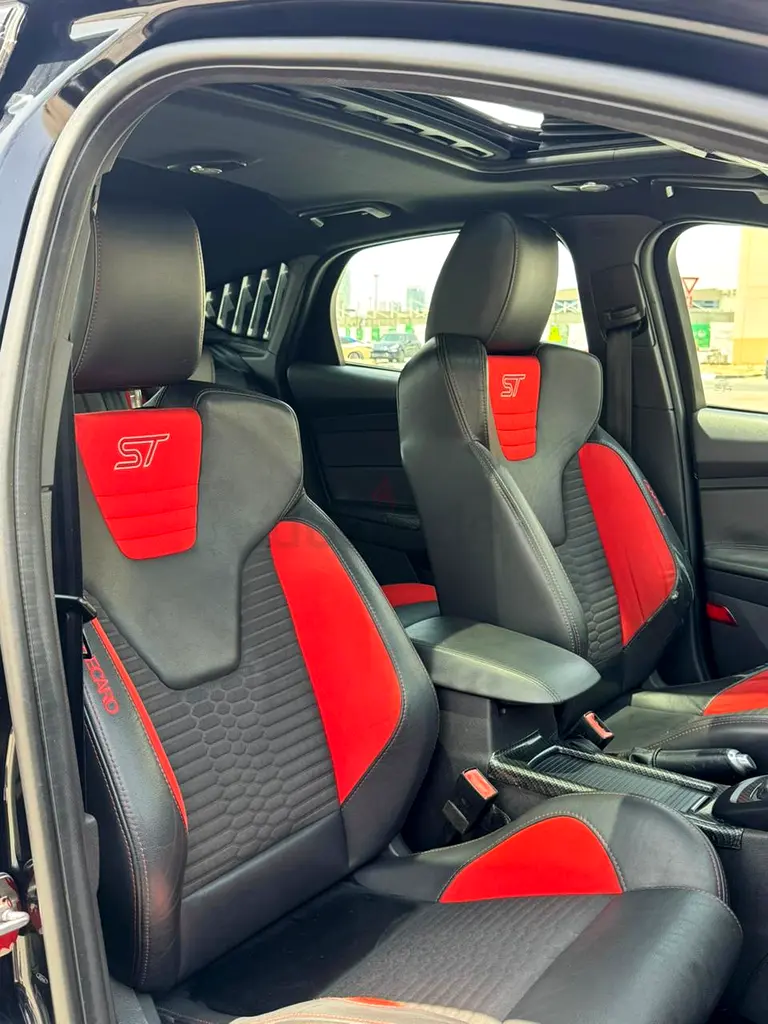 Ford Focus ST 2016 - Image 17
