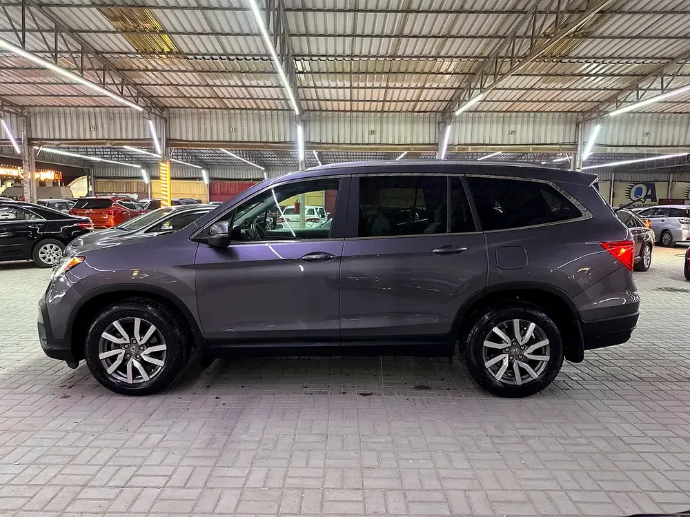 Honda pilot 2019 AWD imported full option first owner super clean car - Image 11