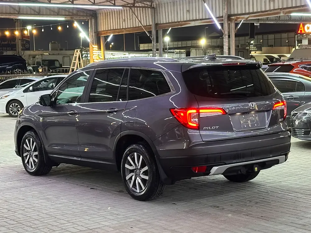 Honda pilot 2019 AWD imported full option first owner super clean car - Image 12