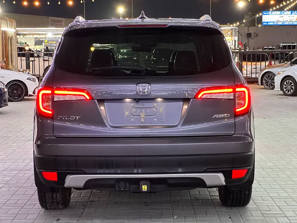 Honda pilot 2019 AWD imported full option first owner super clean car - Image 16