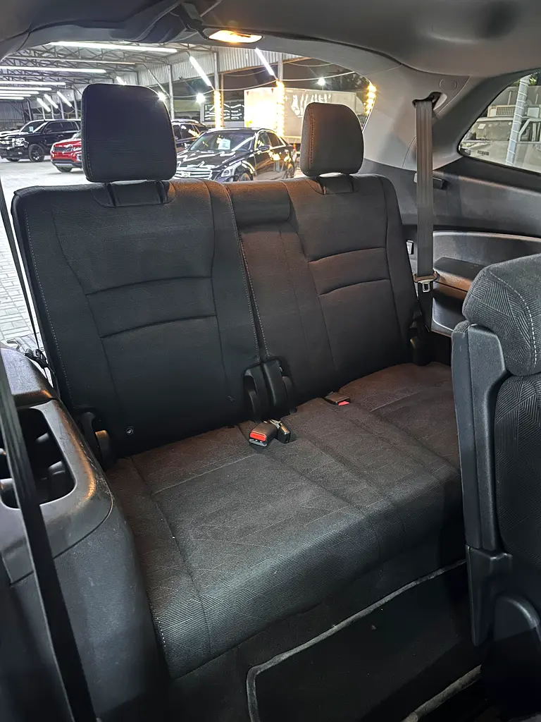 Honda pilot 2019 AWD imported full option first owner super clean car - Image 9