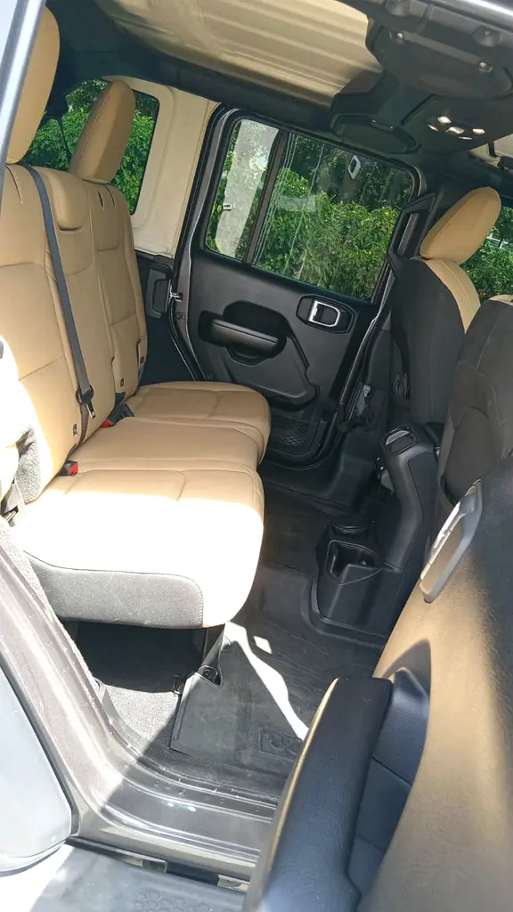 Jeep Wrangler Unlimited Sport 2021 GCC Specs Lady Driven - Image 13