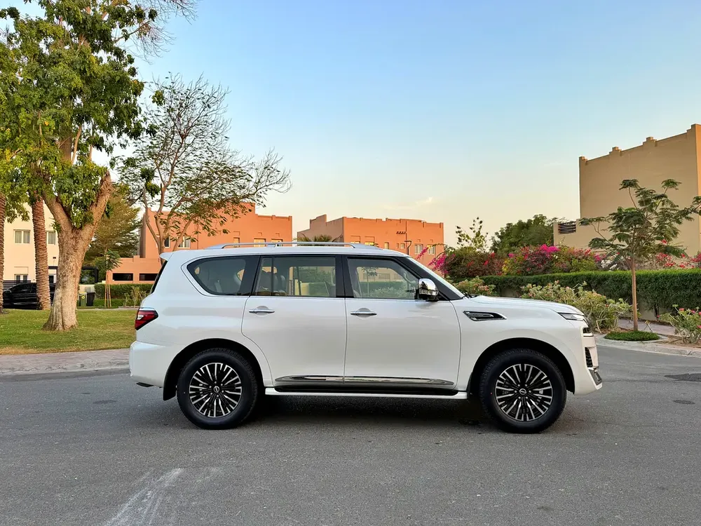 5 PCS NISSAN PATROL SE PLATINUM CITY / ALL GCC WITH SERVICE CONTRACT - Image 5