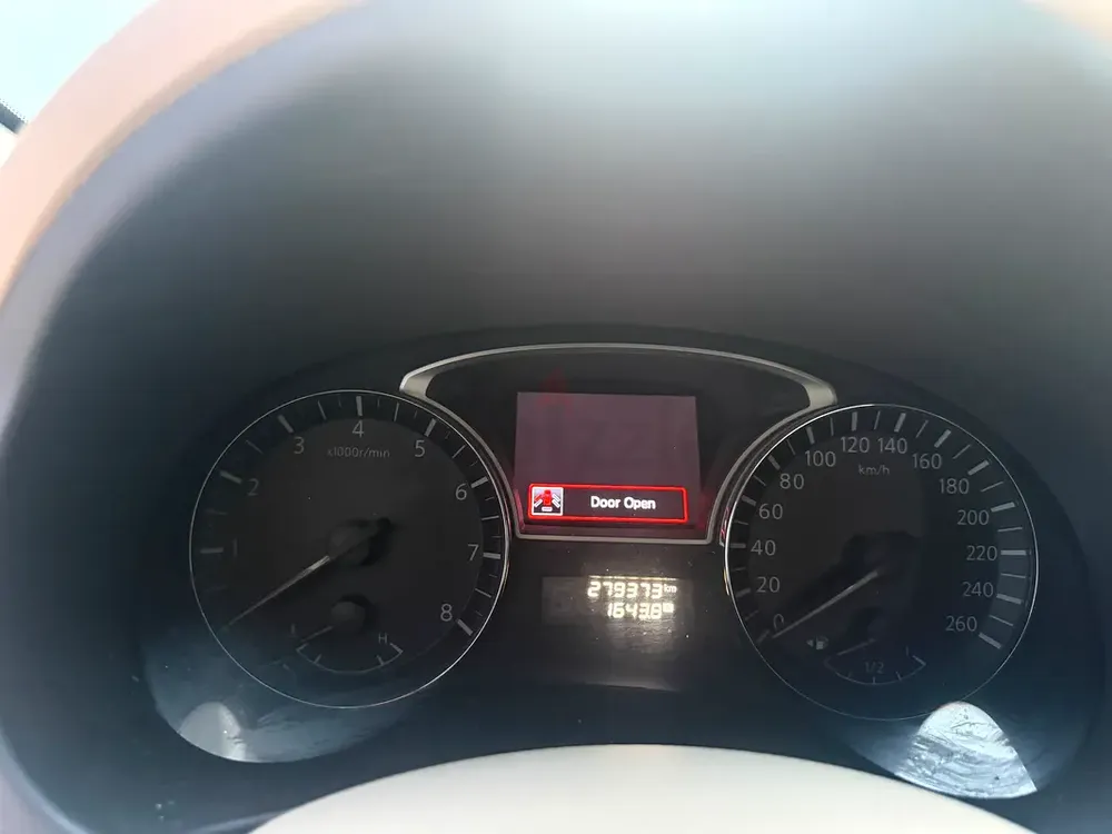 Well Maintained Nissan Altima S 2015 | GCC Specs Family cars - Image 9