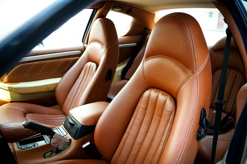 MANUAL 4200 GT GCC / Low Mileage / Very clean car - Image 19