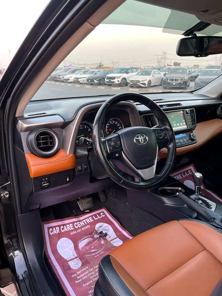 TOYOTA RAV4 2018 VXR 2.5 V4 FULL OPTION GCC SPECS - Image 10