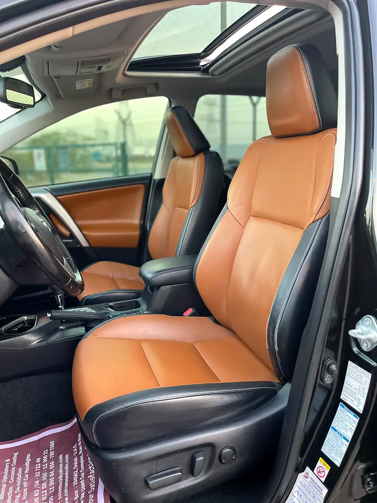 TOYOTA RAV4 2018 VXR 2.5 V4 FULL OPTION GCC SPECS - Image 11