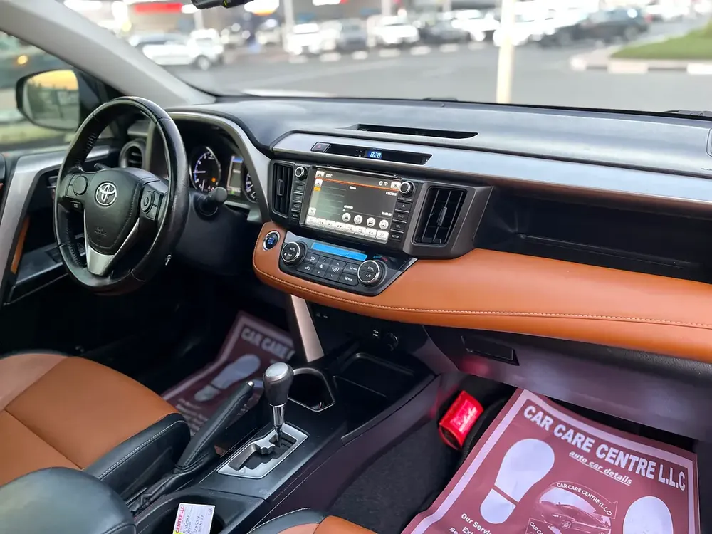 TOYOTA RAV4 2018 VXR 2.5 V4 FULL OPTION GCC SPECS - Image 13