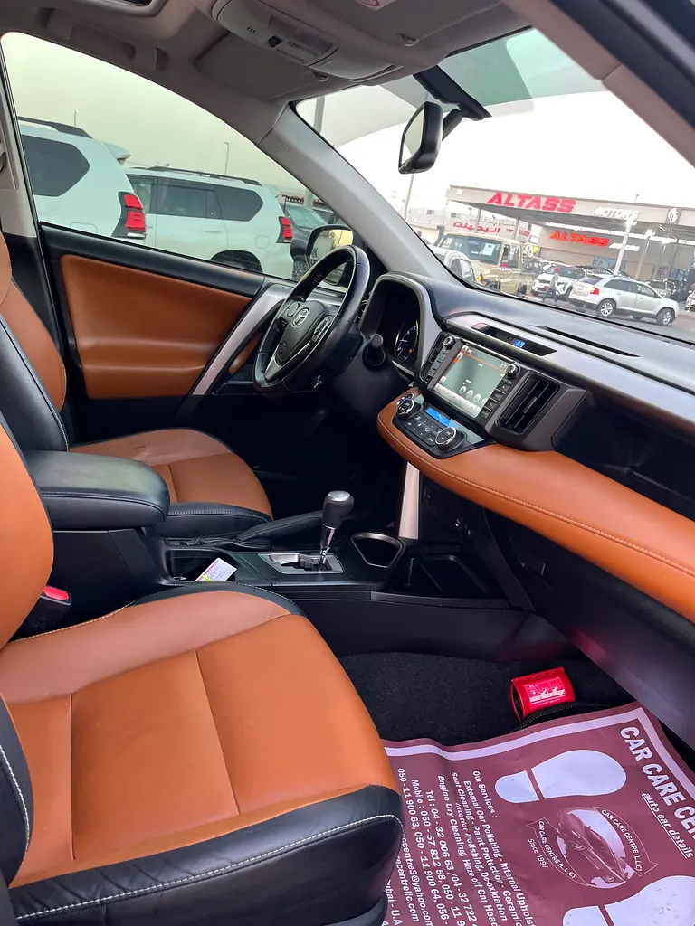 TOYOTA RAV4 2018 VXR 2.5 V4 FULL OPTION GCC SPECS - Image 14