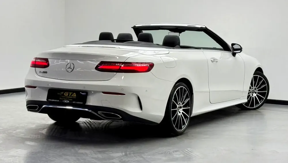 2018 Mercedes Benz E200 Cabriolet, Full Service History, Fully Loaded, Excellent Condition, GCC - Image 4