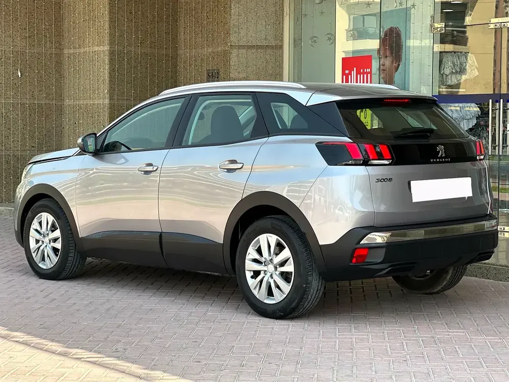 Peugeot 3008 2020 Silver GCC Clean Car - Image 5