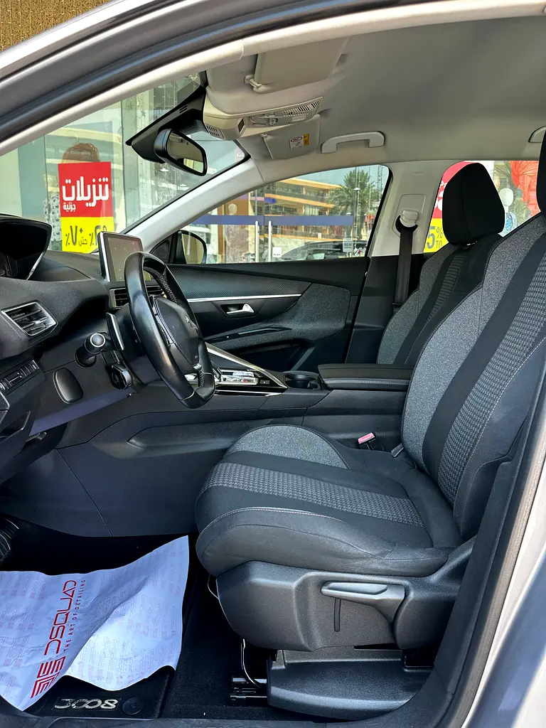 Peugeot 3008 2020 Silver GCC Clean Car - Image 8