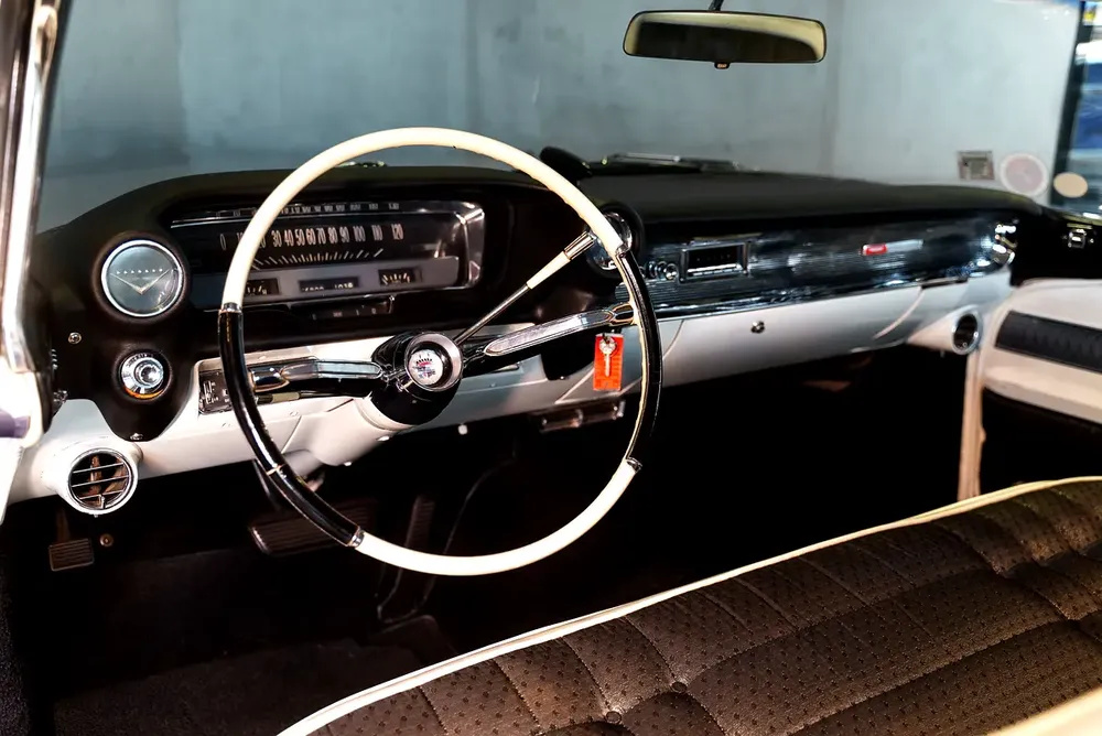 1960 Cadillac Coupe DeVille Air Suspension Excellent Condition - Image 10