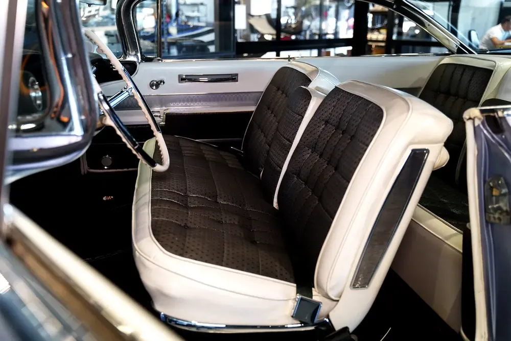 1960 Cadillac Coupe DeVille Air Suspension Excellent Condition - Image 9