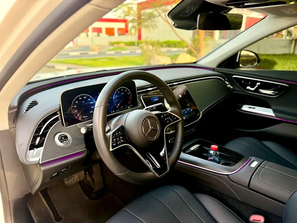 MERCEDES E200 AMG II 2024 II FULL LOADED - Image 10