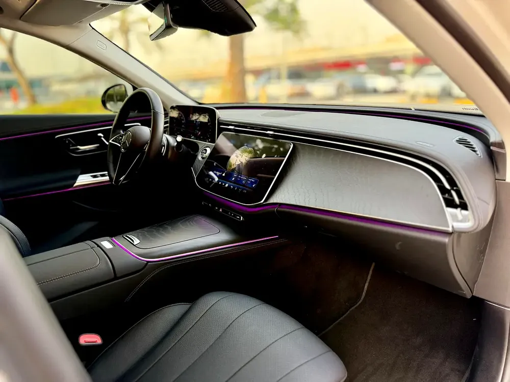 MERCEDES E200 AMG II 2024 II FULL LOADED - Image 11