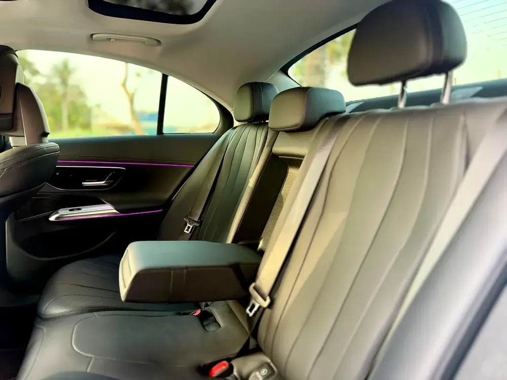 MERCEDES E200 AMG II 2024 II FULL LOADED - Image 15