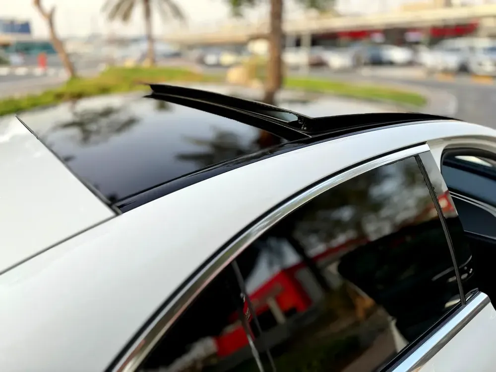 MERCEDES E200 AMG II 2024 II FULL LOADED - Image 16