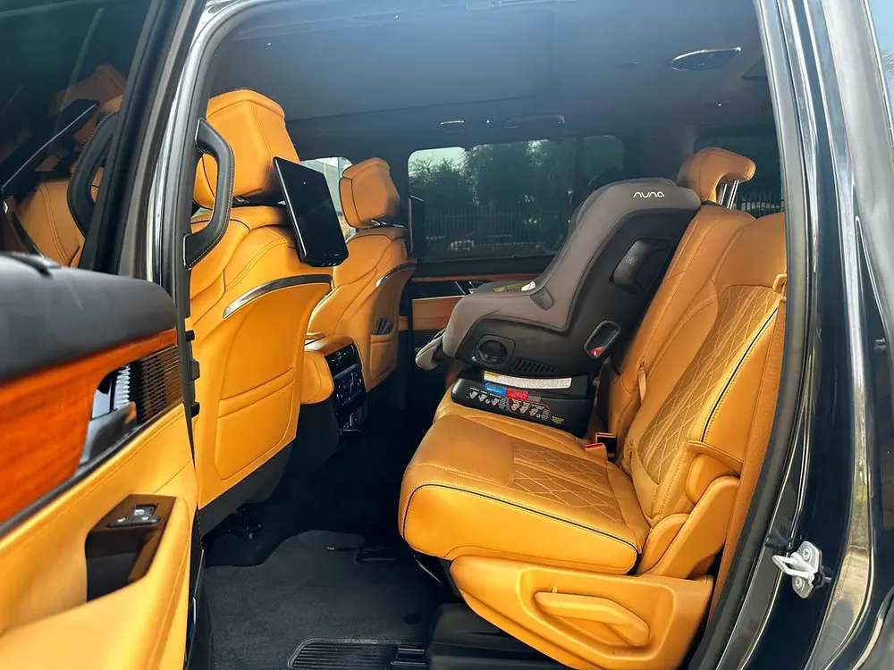 2023 Jeep Grand Wagoneer GCC Specs - Like New - Image 6