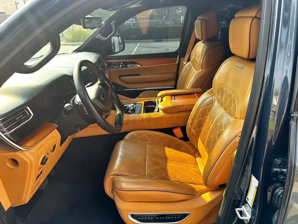 2023 Jeep Grand Wagoneer GCC Specs - Like New - Image 8
