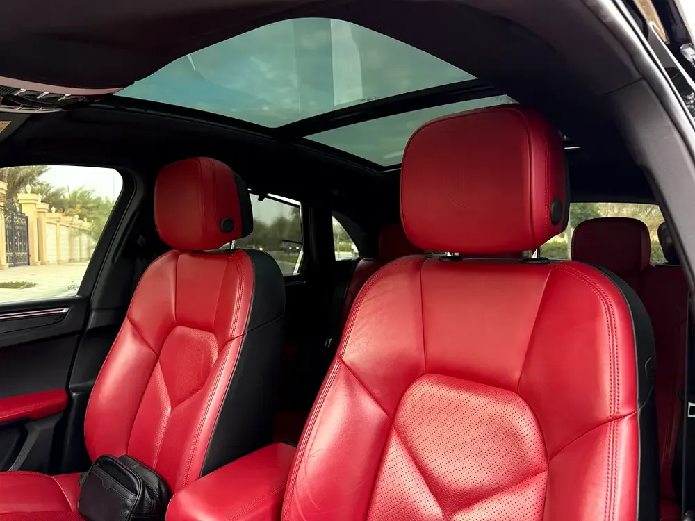 GCC SPECS PORSCHE MACAN UNDER WARRANTY LIKW NEW - Image 10