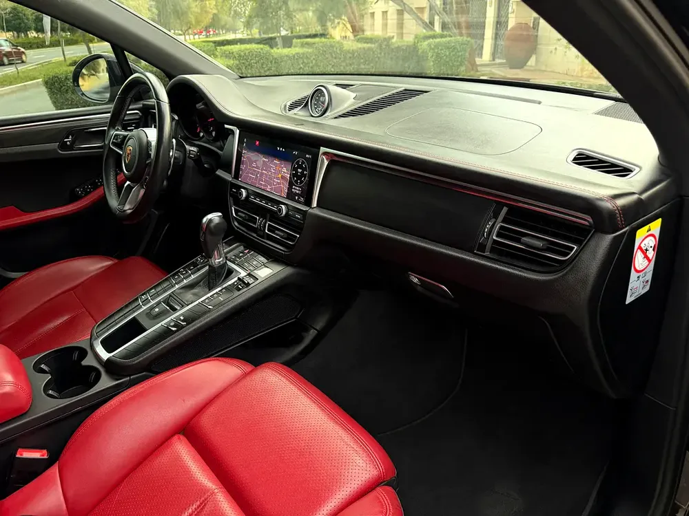 GCC SPECS PORSCHE MACAN UNDER WARRANTY LIKW NEW - Image 11