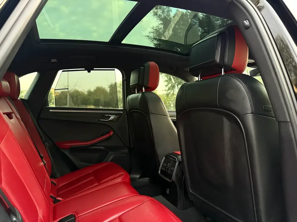 GCC SPECS PORSCHE MACAN UNDER WARRANTY LIKW NEW - Image 12