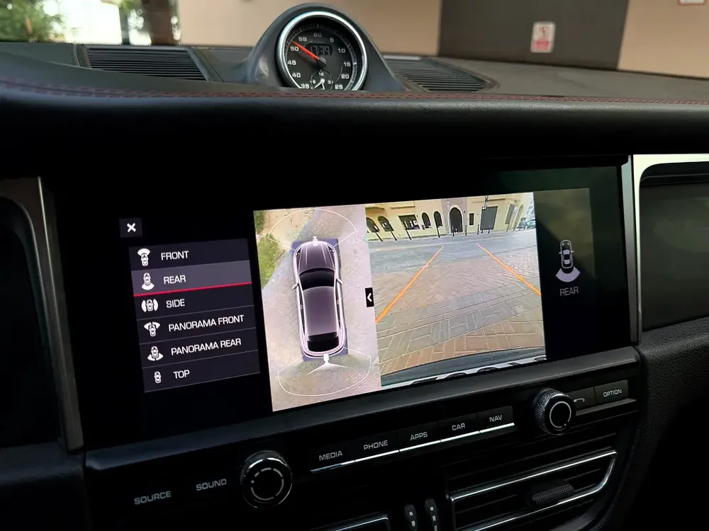 GCC SPECS PORSCHE MACAN UNDER WARRANTY LIKW NEW - Image 15