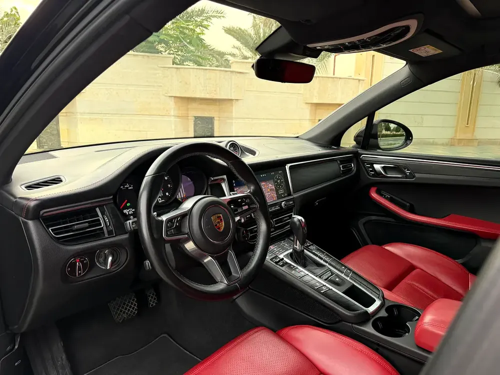 GCC SPECS PORSCHE MACAN UNDER WARRANTY LIKW NEW - Image 8