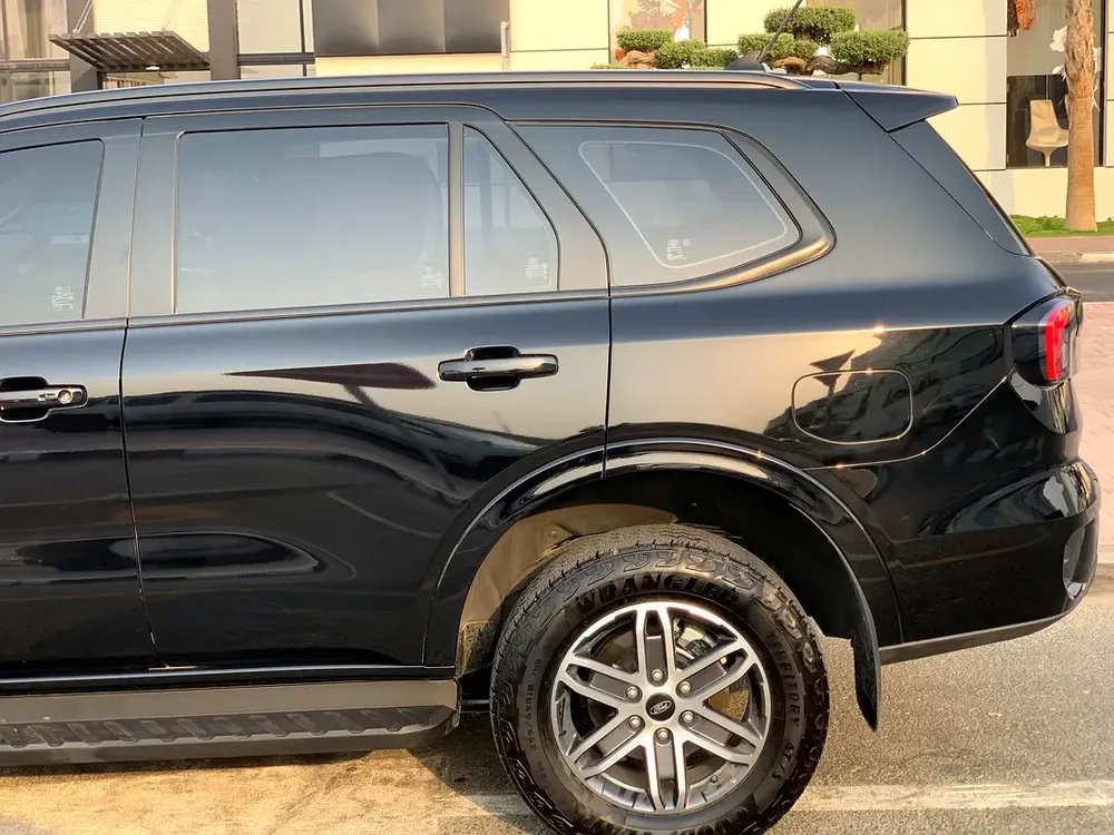 2024 Ford Everest XLS - GCC Specs Lease-to-own & In-house Finance Available - Image 10