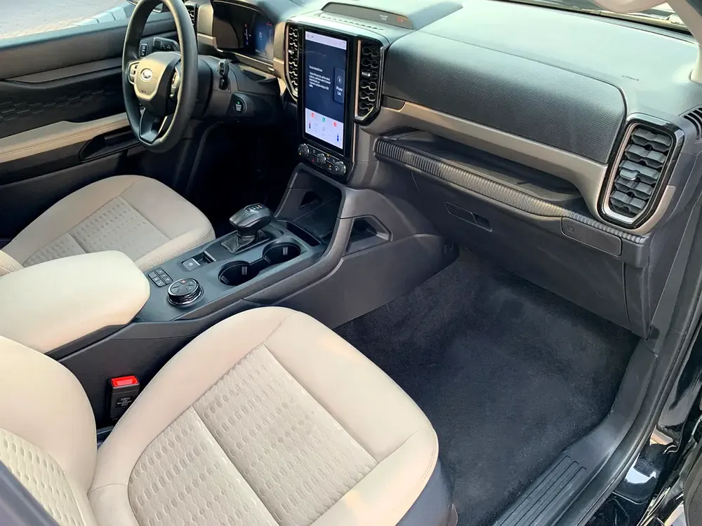 2024 Ford Everest XLS - GCC Specs Lease-to-own & In-house Finance Available - Image 6