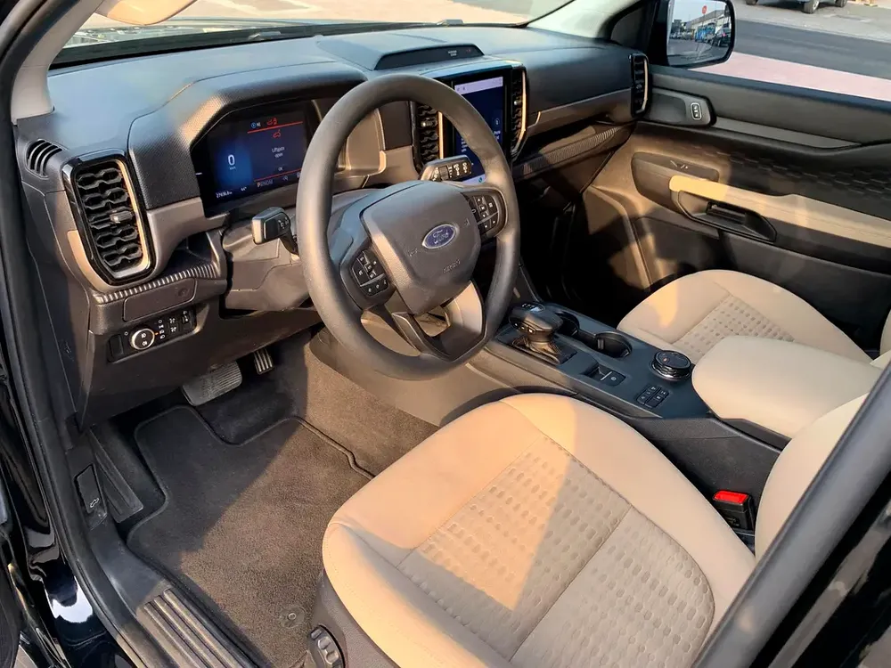 2024 Ford Everest XLS - GCC Specs Lease-to-own & In-house Finance Available - Image 9