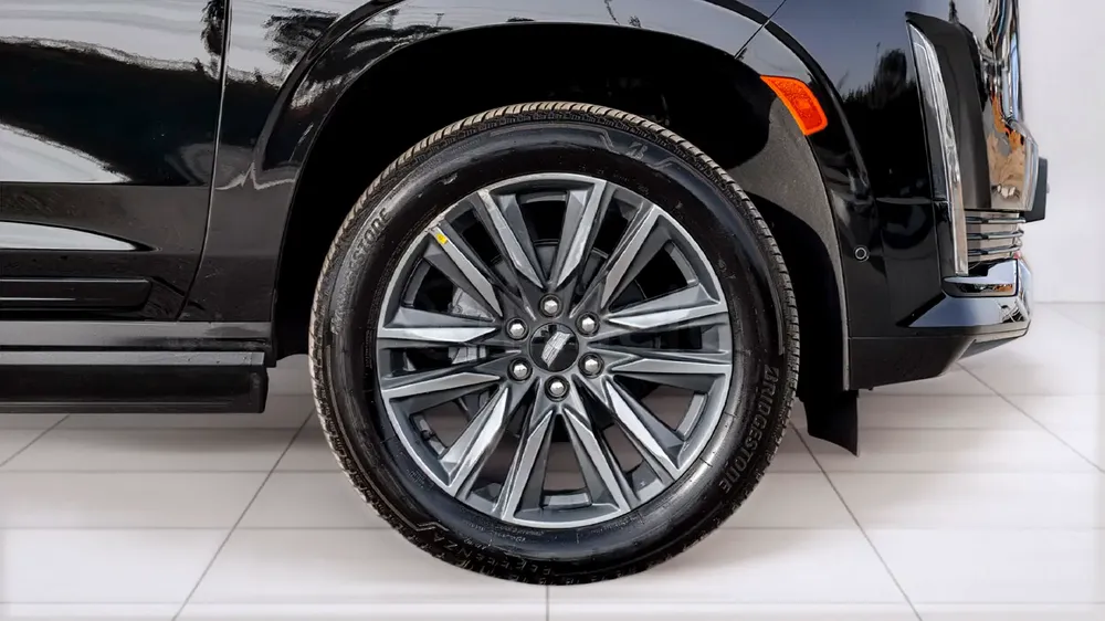 ESCALADE 5TH GEN | 2-YEAR WARRANTY + SERVICE AVAILABLE | IN-HOUSE FINANCING | 0% DOWNPAYMENT (BANK) - Image 5