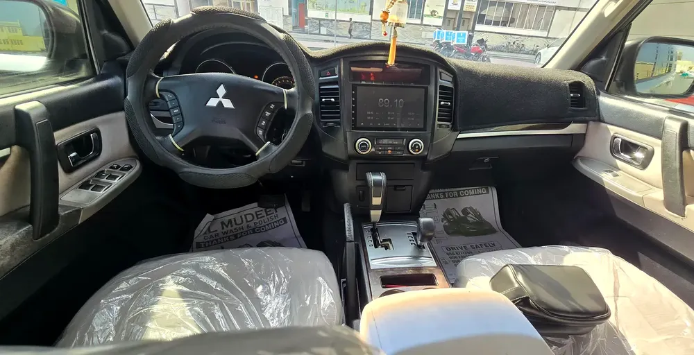 Mitsubishi Pajero GLS 2010, GCC Specs - Image 9