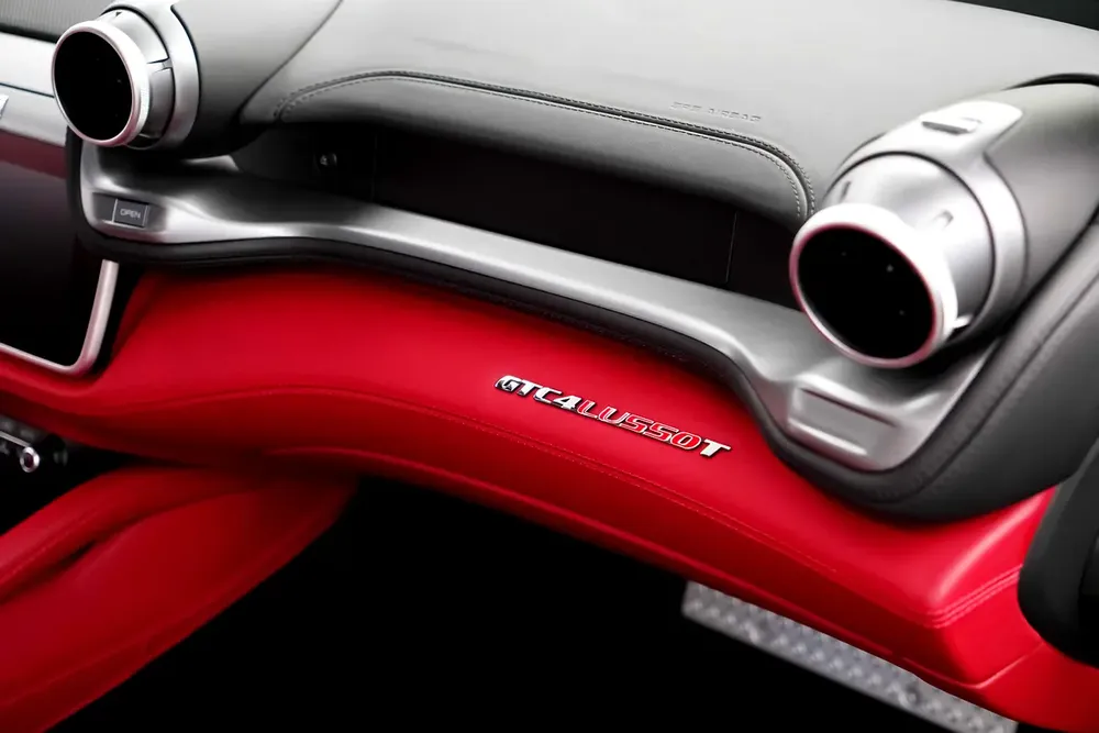 2020 FERRARI GTC4 LUSSO T / V8 - Image 16