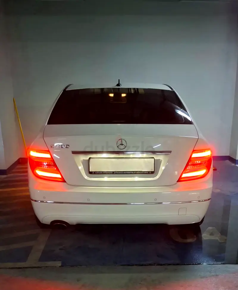Mercedes-Benz 2012-C200 Elegance GCC Specs - Image 10