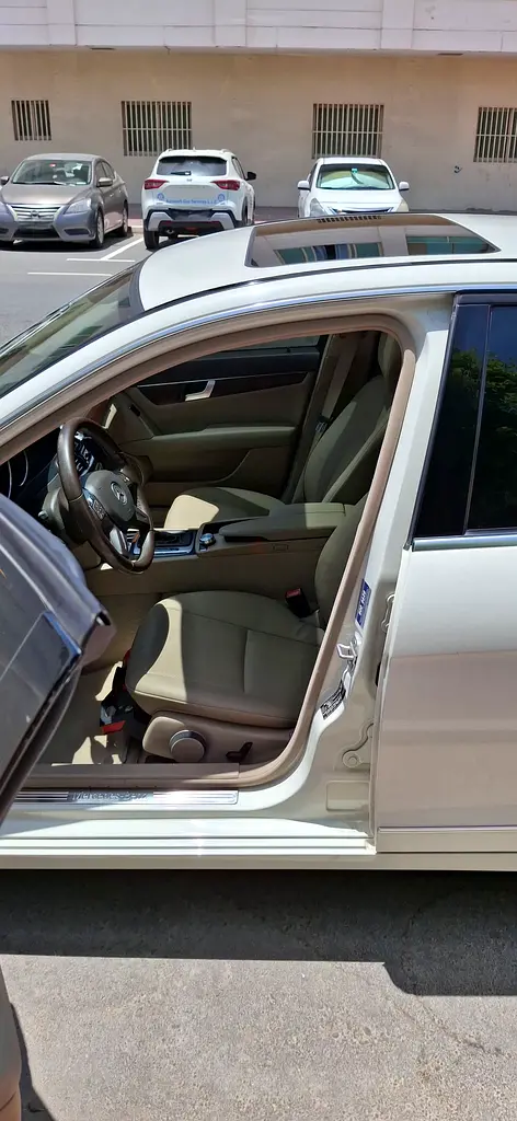 Mercedes-Benz 2012-C200 Elegance GCC Specs - Image 13