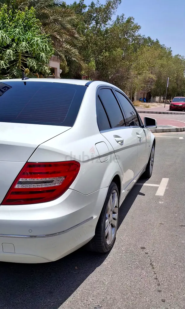 Mercedes-Benz 2012-C200 Elegance GCC Specs - Image 7