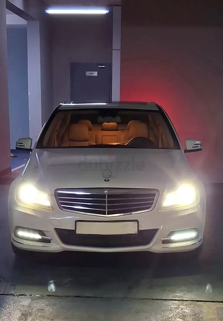 Mercedes-Benz 2012-C200 Elegance GCC Specs - Image 9