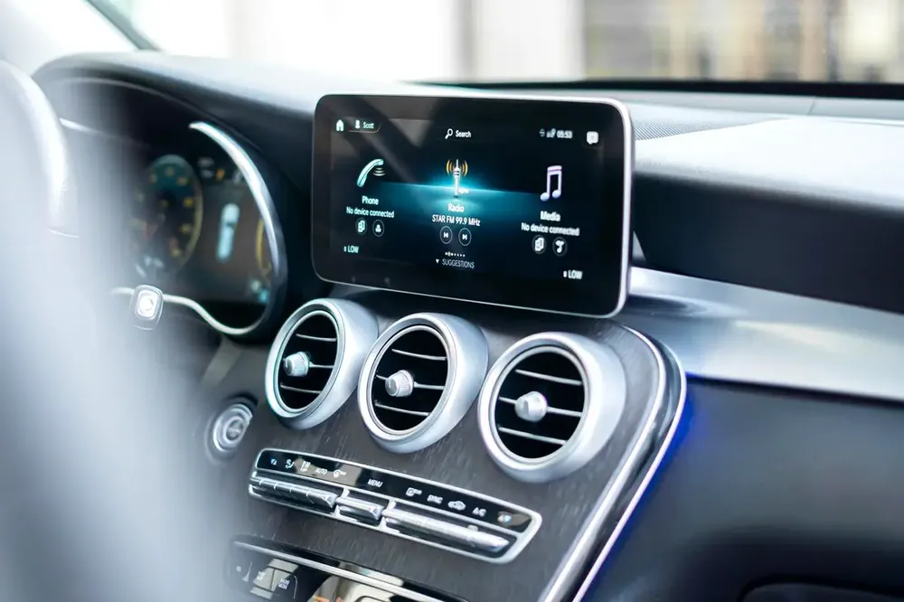 MERCEDES-GLC300 2021 - Image 10
