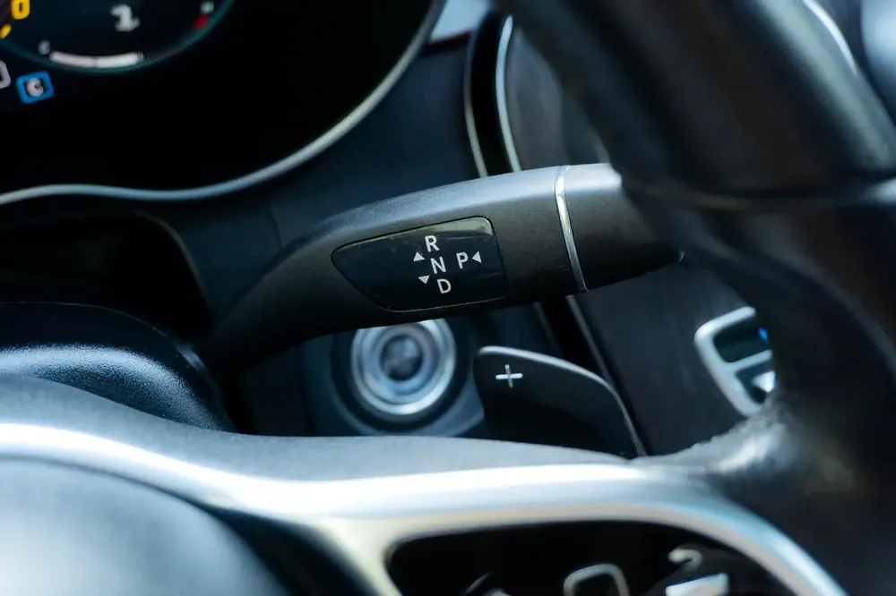 MERCEDES-GLC300 2021 - Image 12