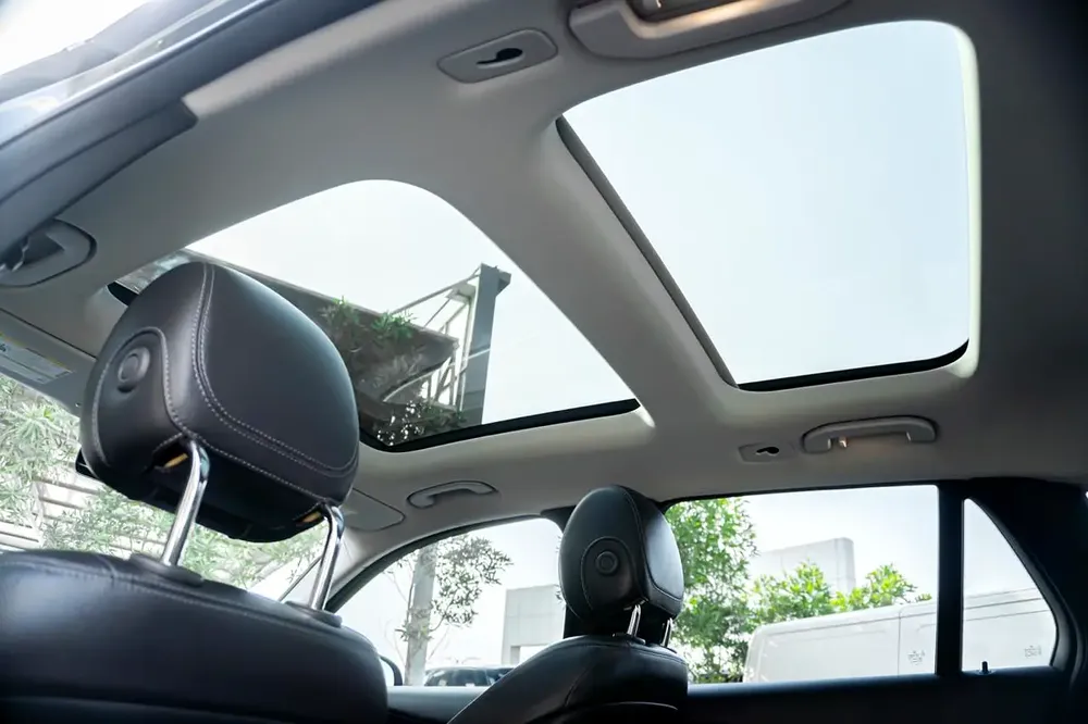 MERCEDES-GLC300 2021 - Image 15