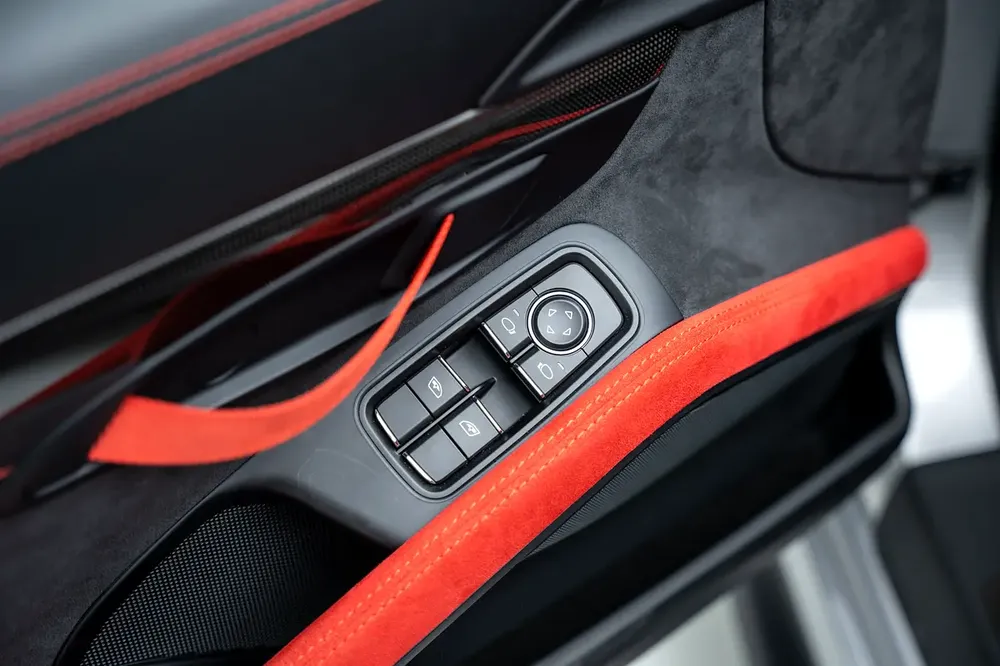 2018 PORSCHE 911 GT2 RS WEISSACH I GCC WITH DEALER WARRANTY - Image 12
