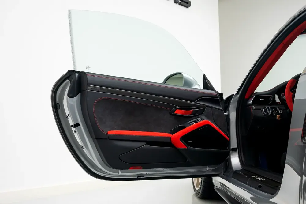 2018 PORSCHE 911 GT2 RS WEISSACH I GCC WITH DEALER WARRANTY - Image 7