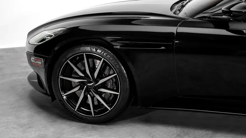 Aston Martin DB11 V8 - 2020 - GCC Specs - Image 4